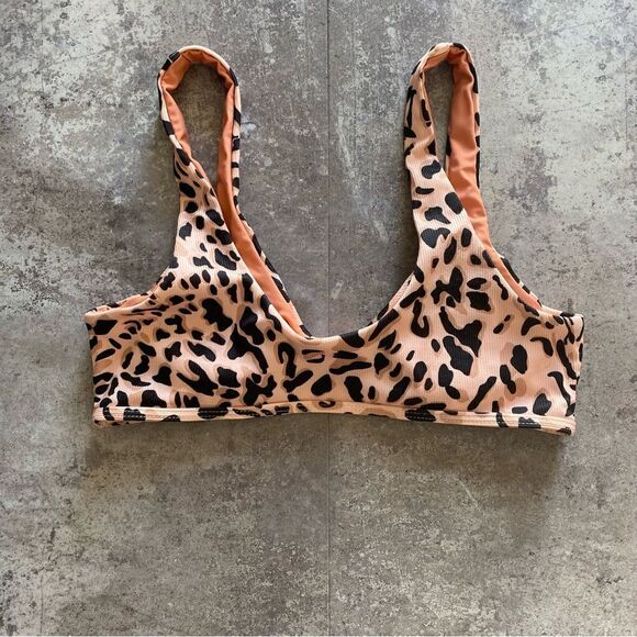 SHEIN Bikini Top Blush Leopard Peach Medium Peekaboo Beach Vacation - Picture 7 of 9